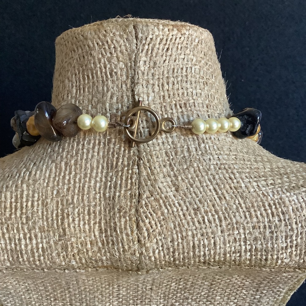 Genuine freshwater pearl & quartz necklace. - Picture 8 of 9
